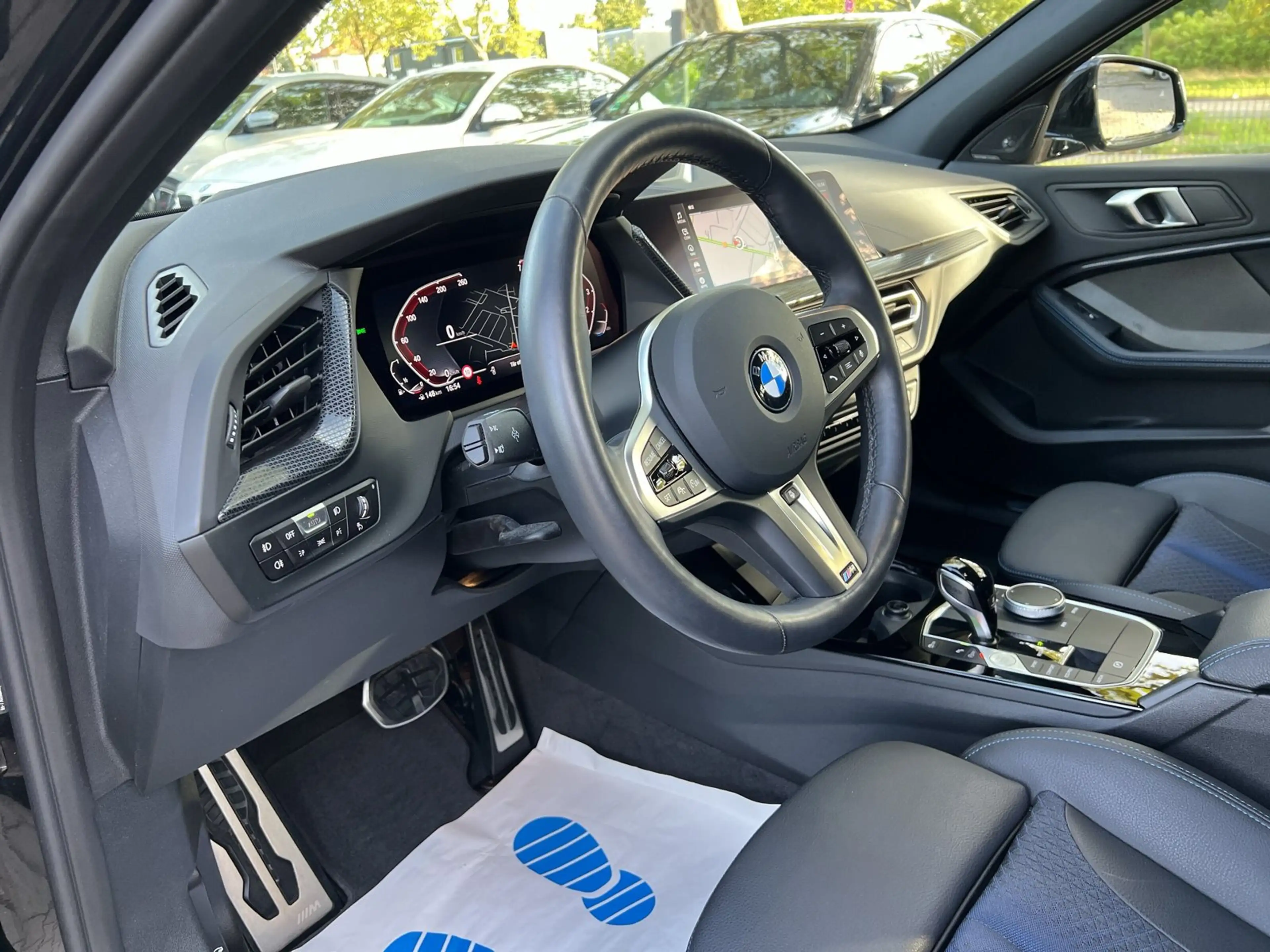 BMW 118 i PANO LED Park Assist. — photo 8