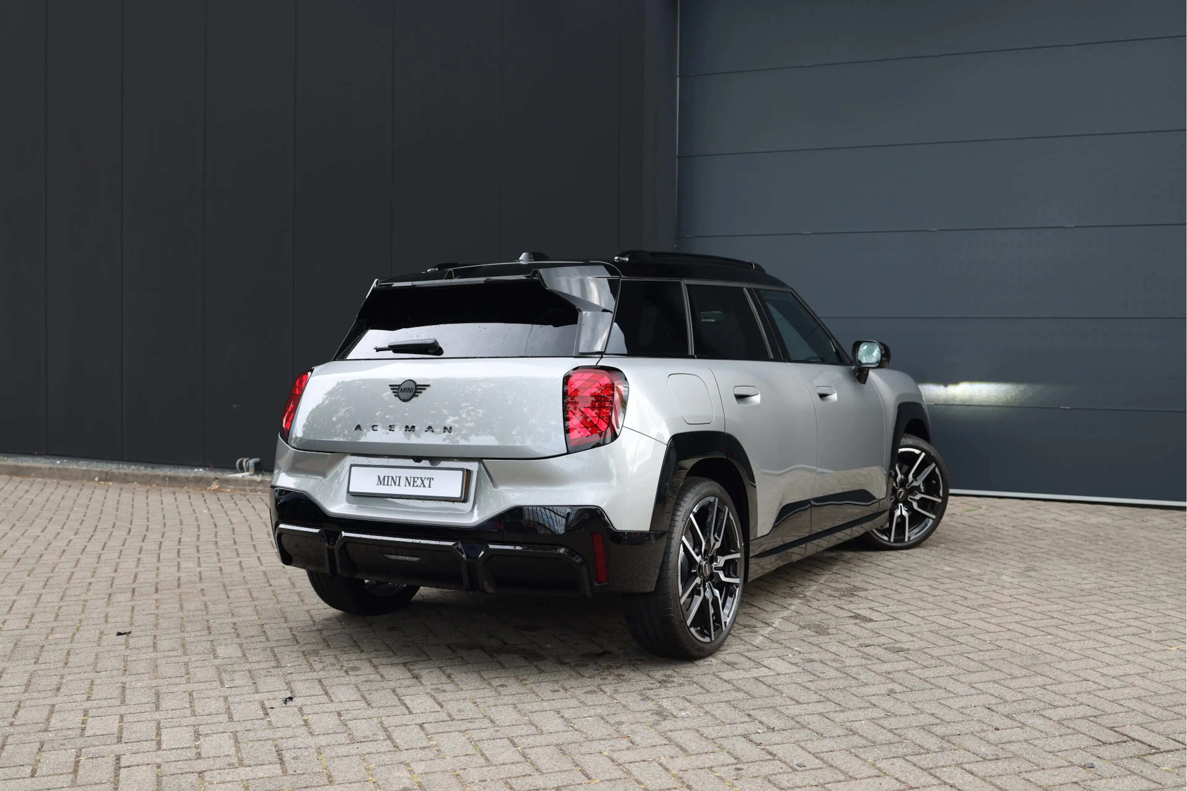 MINI Aceman E John Cooper Works Pakket M 42.5 kWh | Panoramada — photo 2
