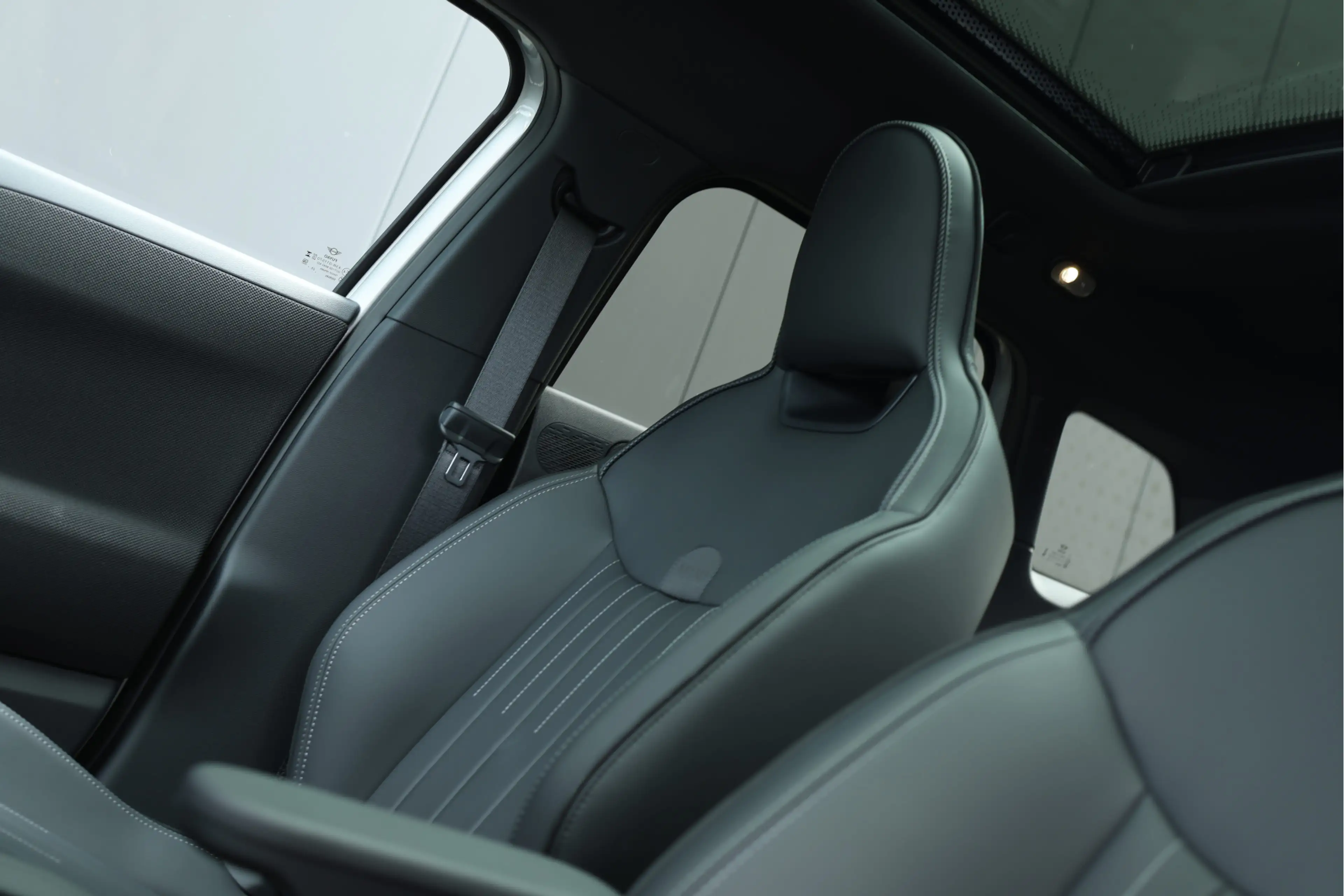 MINI Aceman E John Cooper Works Pakket M 42.5 kWh | Panoramada — photo 9