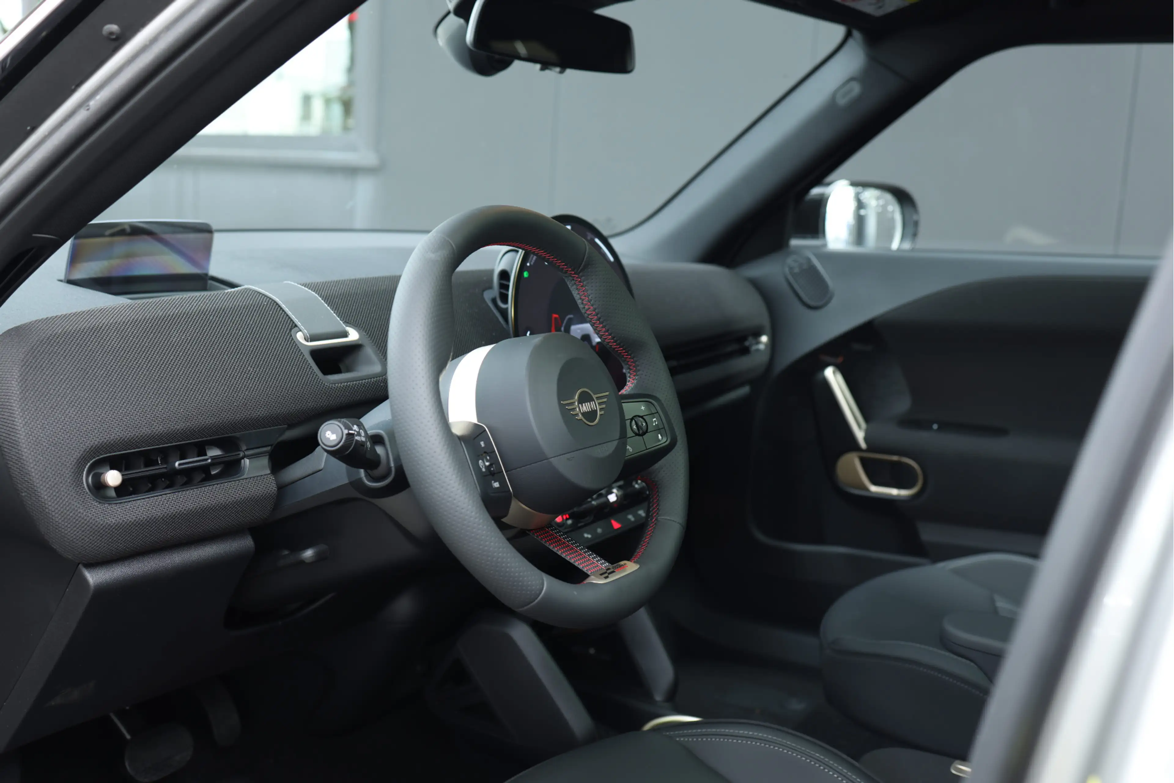 MINI Aceman E John Cooper Works Pakket M 42.5 kWh | Panoramada — photo 8