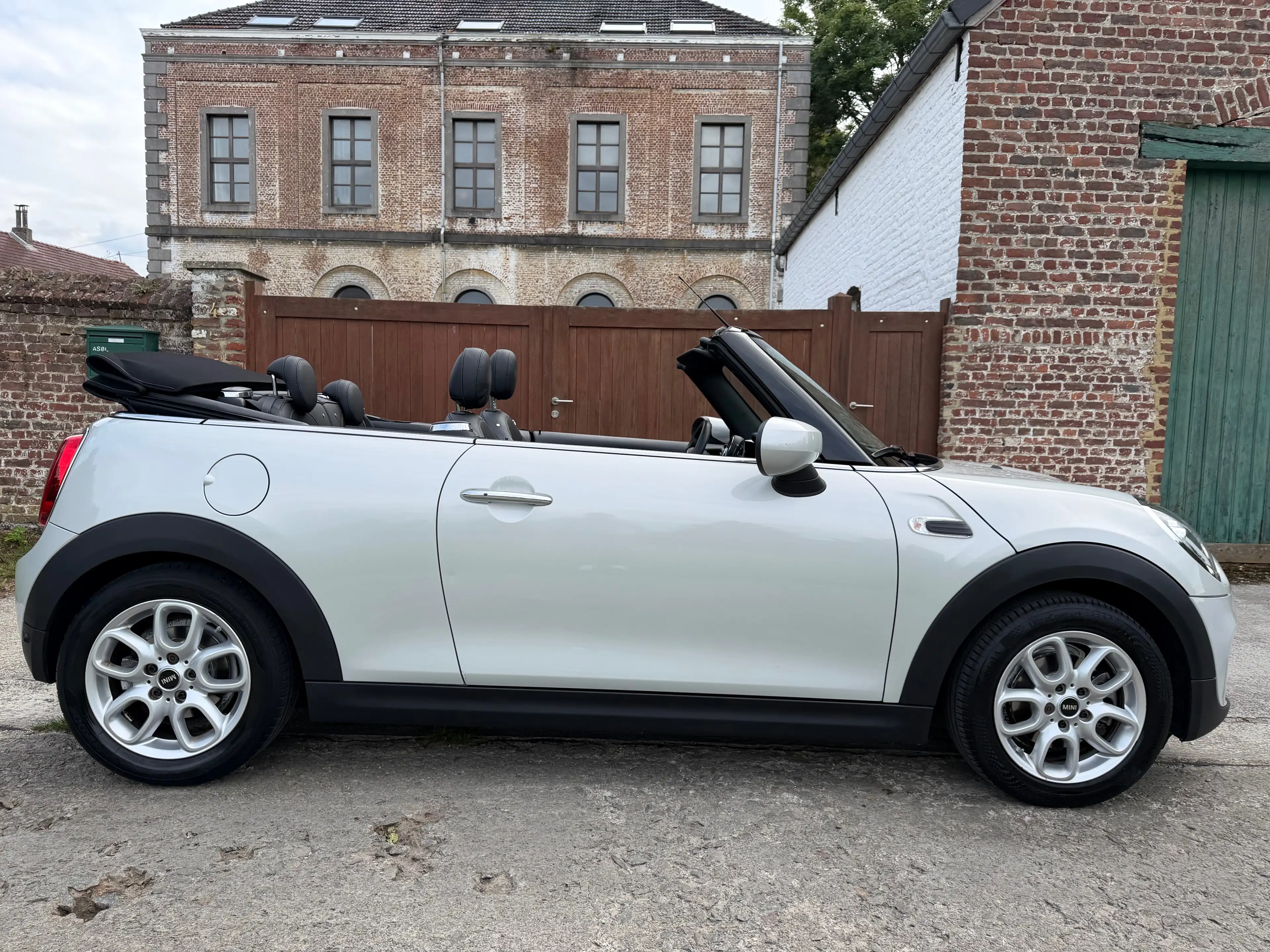 MINI Cooper Cabrio 1.5A Cooper OPF *CARNET || LED || GPS || CUIR* — photo 3