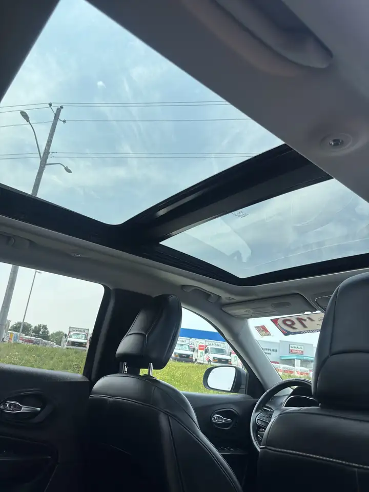 Jeep Cherokee снимка Jeep Cherokee