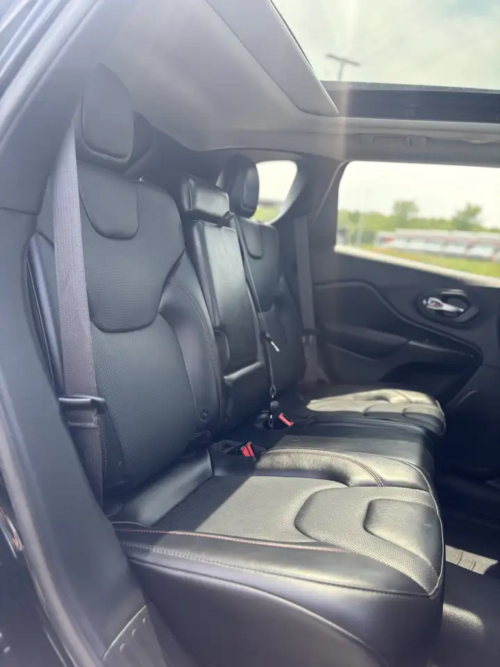 Jeep Cherokee снимка Jeep Cherokee
