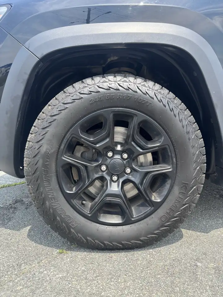Jeep Cherokee снимка Jeep Cherokee