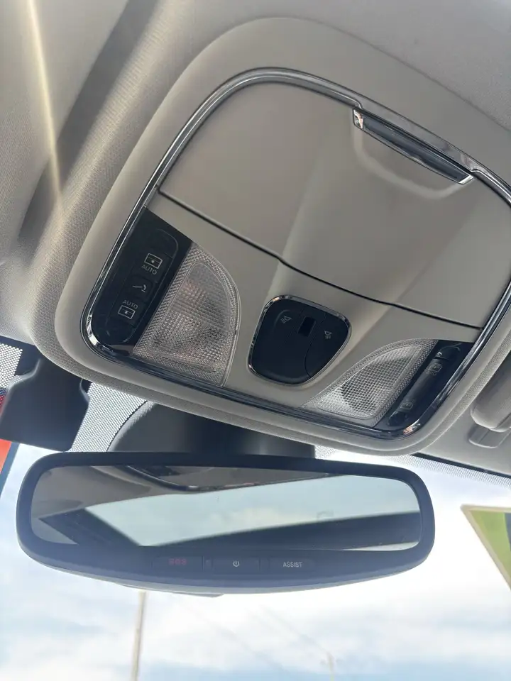 Jeep Cherokee снимка Jeep Cherokee