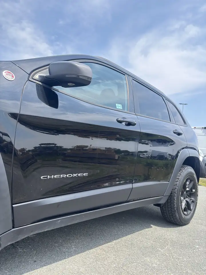 Jeep Cherokee снимка Jeep Cherokee