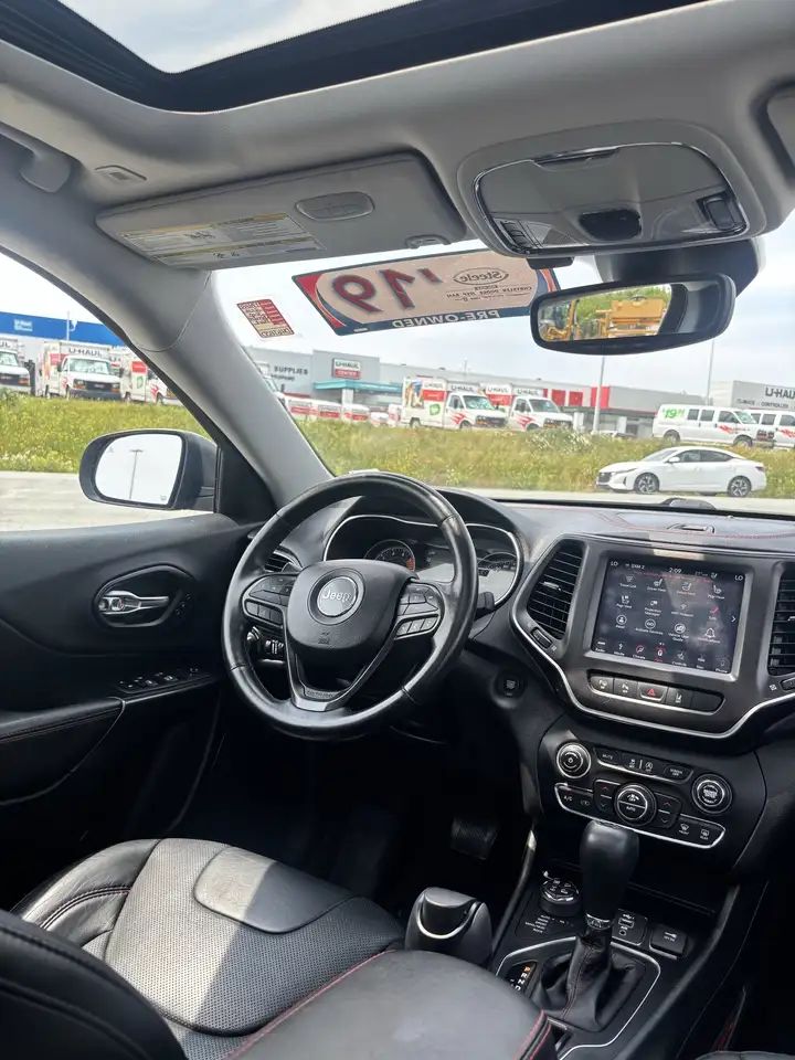 Jeep Cherokee снимка Jeep Cherokee