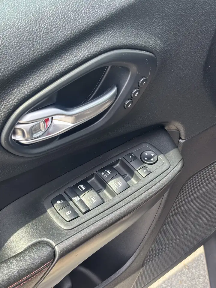 Jeep Cherokee снимка Jeep Cherokee