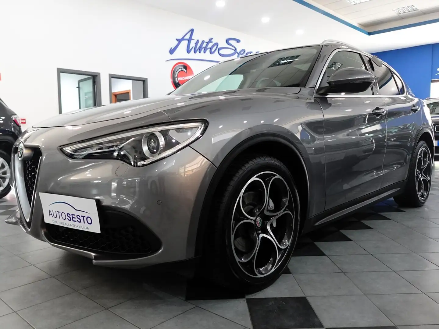 Alfa Romeo Stelvio 2.2 MJT 160 CV AT8 RW SPORT TECH Grigio - 2