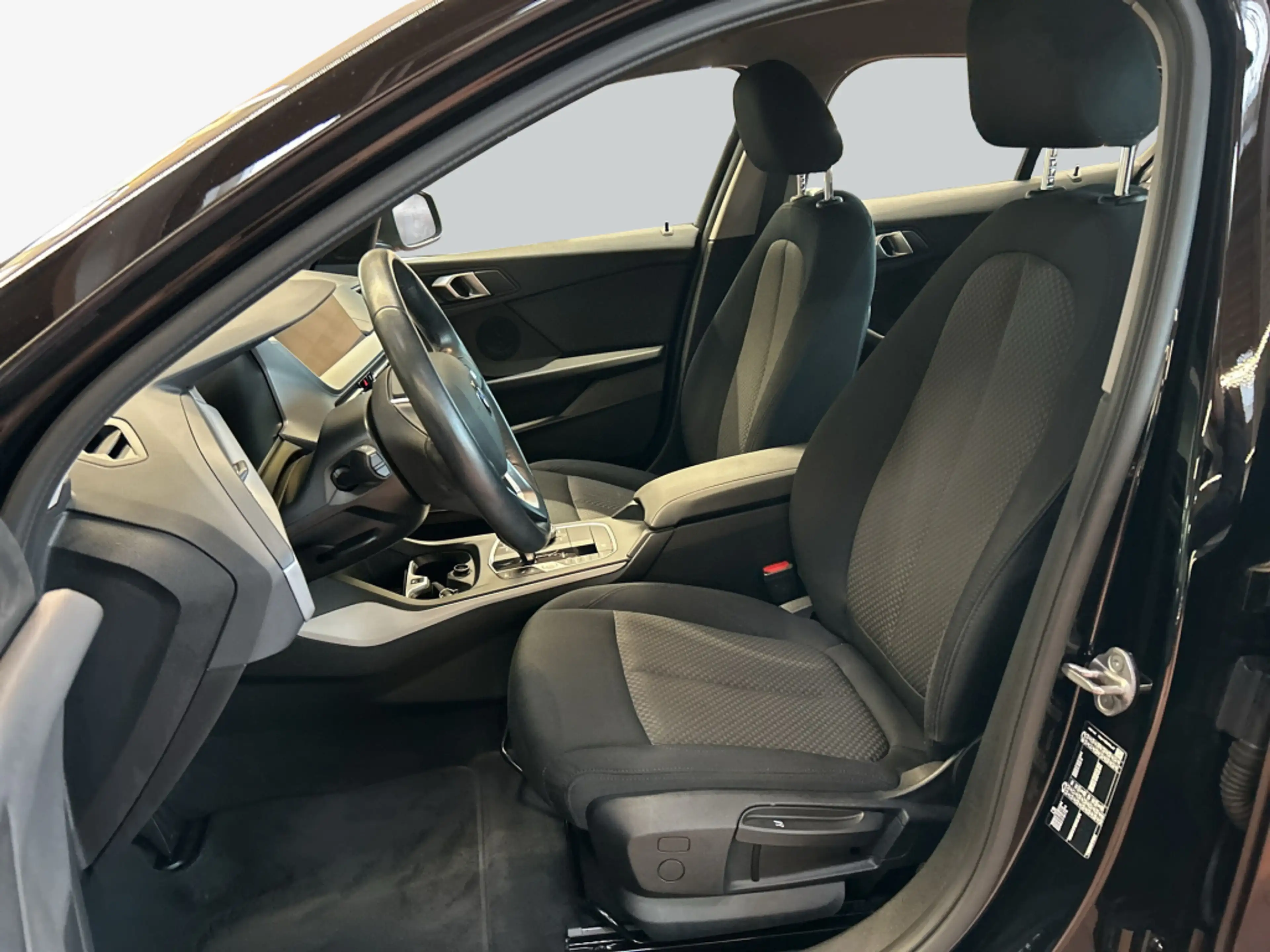 BMW 116 i Aut. Advantage LED NAV SHZ — photo 11