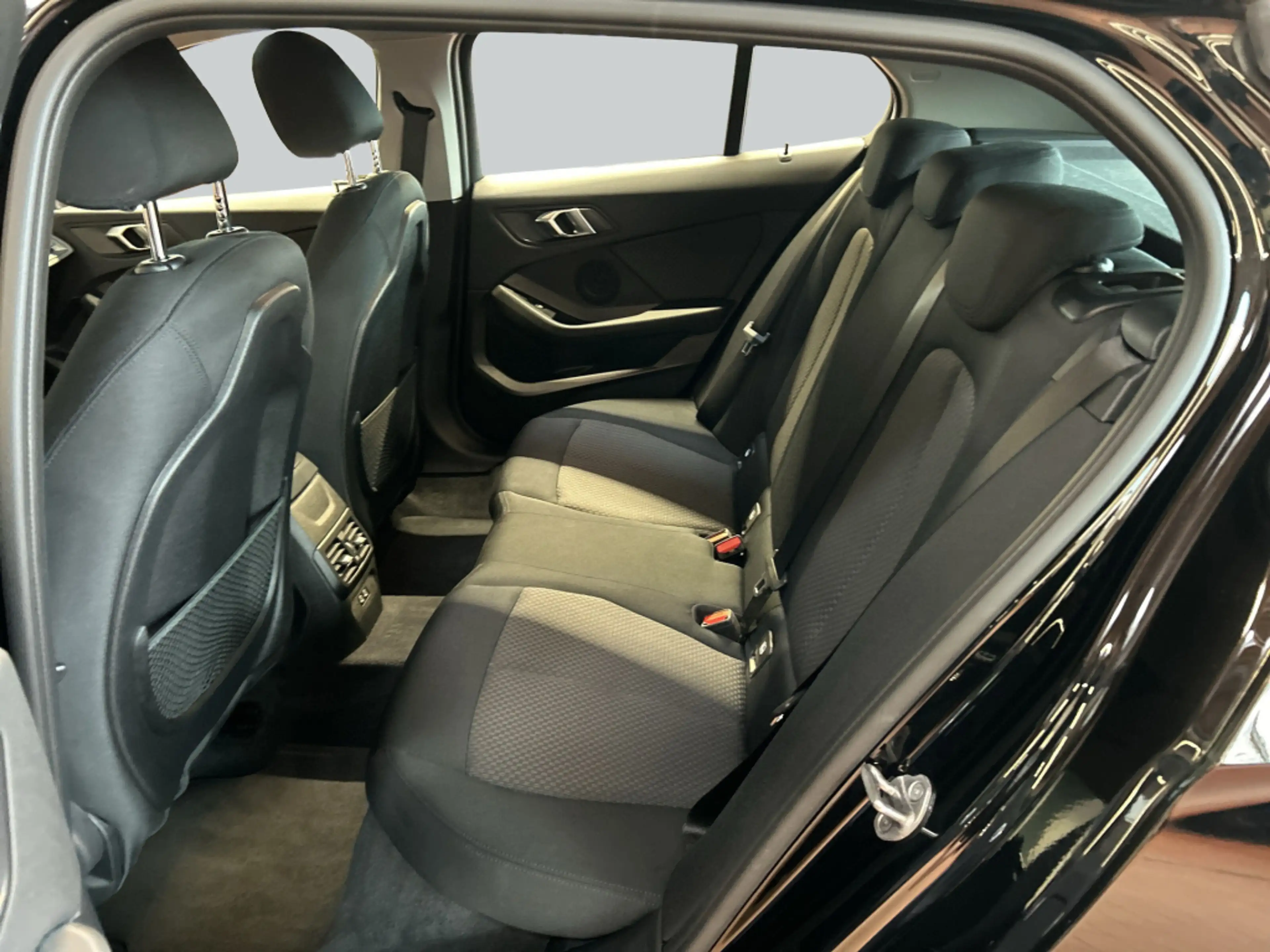 BMW 116 i Aut. Advantage LED NAV SHZ — photo 12