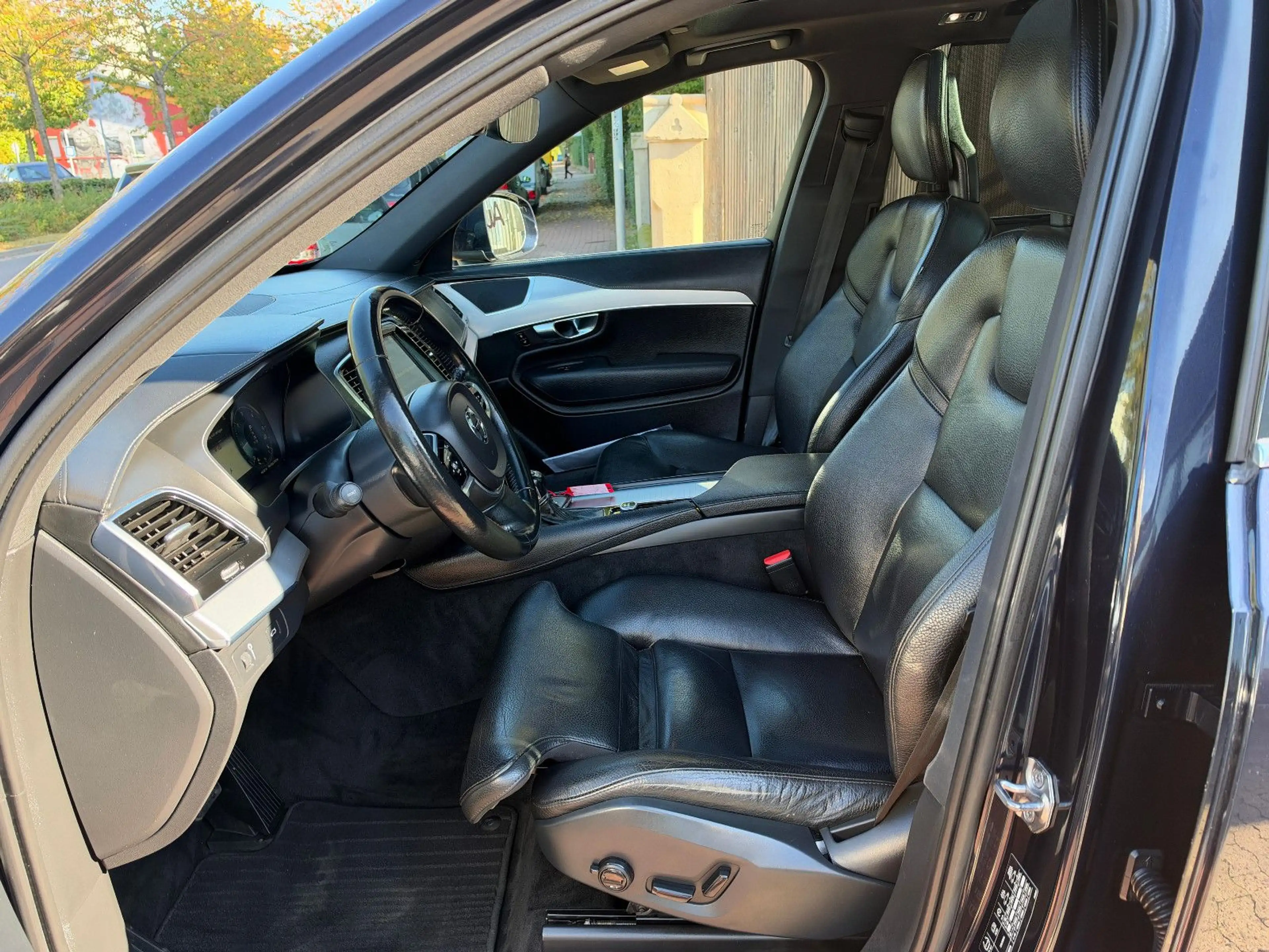 Volvo XC90 Momentum AWD|7-Sitzer|Automatik| — photo 11