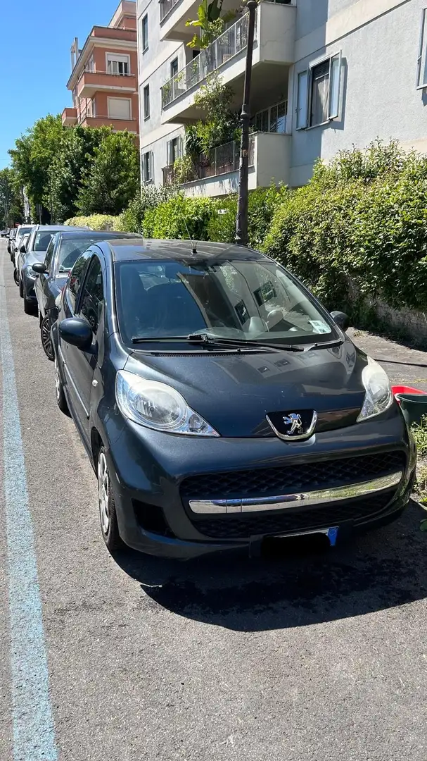 Peugeot 107 5p 1.0 12v Plaisir 2tronic Gris - 1