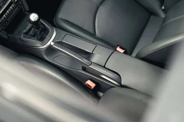 Porsche 911 view 13