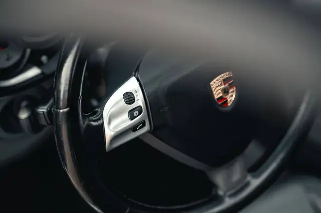 Porsche 911 view 6
