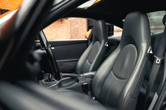 Porsche 911 view 15