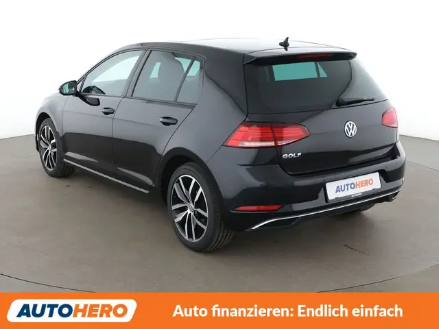 Volkswagen Golf view 4