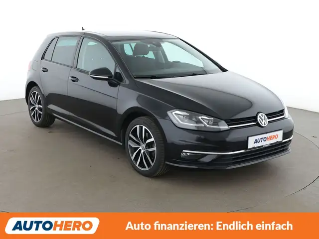 Volkswagen Golf view 8