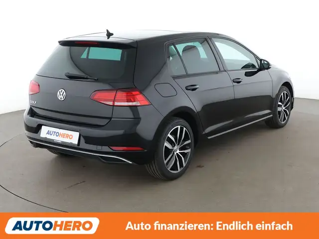 Volkswagen Golf view 6