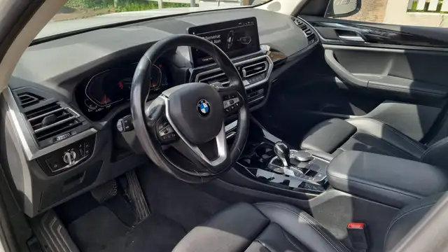 BMW X3 view 8
