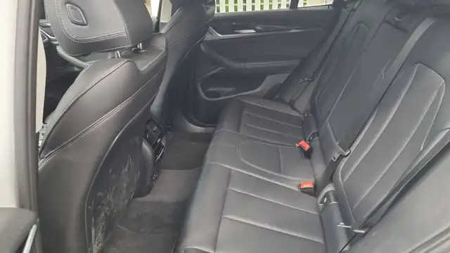 BMW X3 view 9