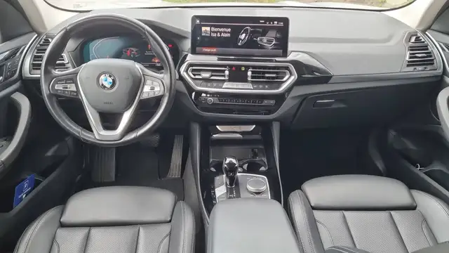 BMW X3 view 11