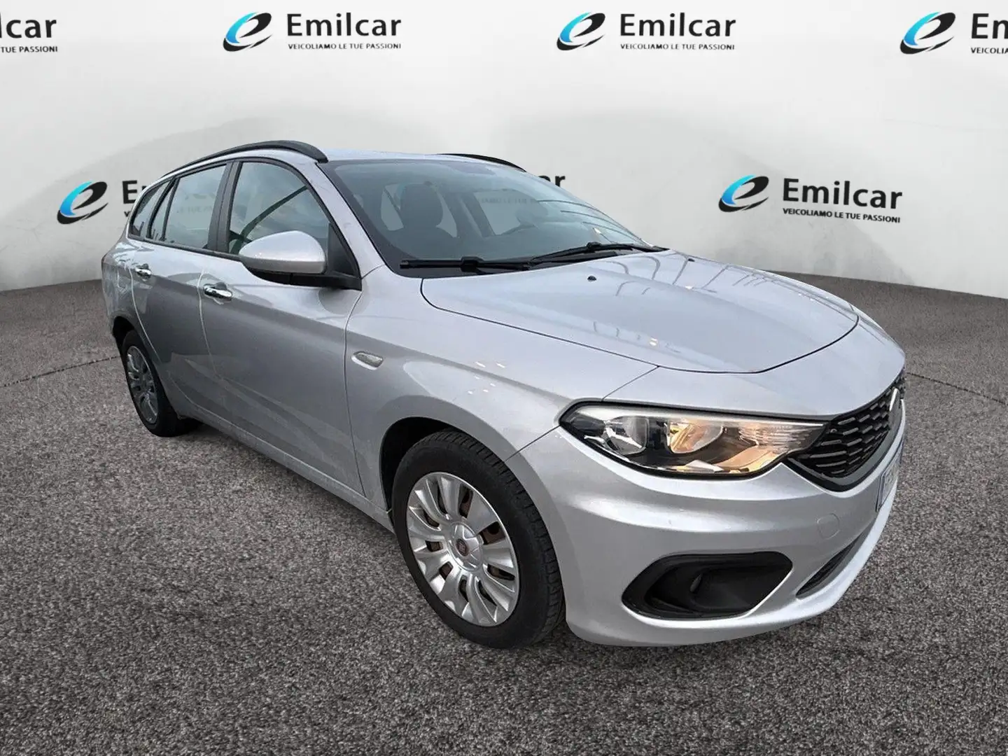 Fiat Tipo 1.6 Mjt S&S SW Easy Grau - 2