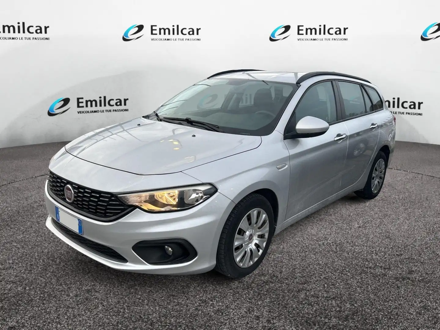Fiat Tipo 1.6 Mjt S&S SW Easy Grau - 1