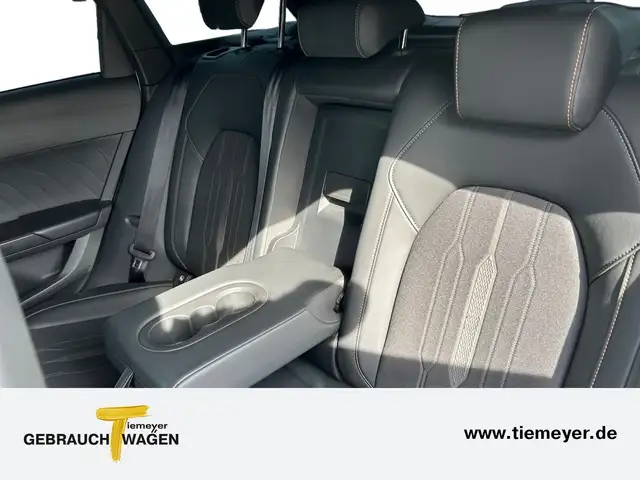 Cupra Leon view 11