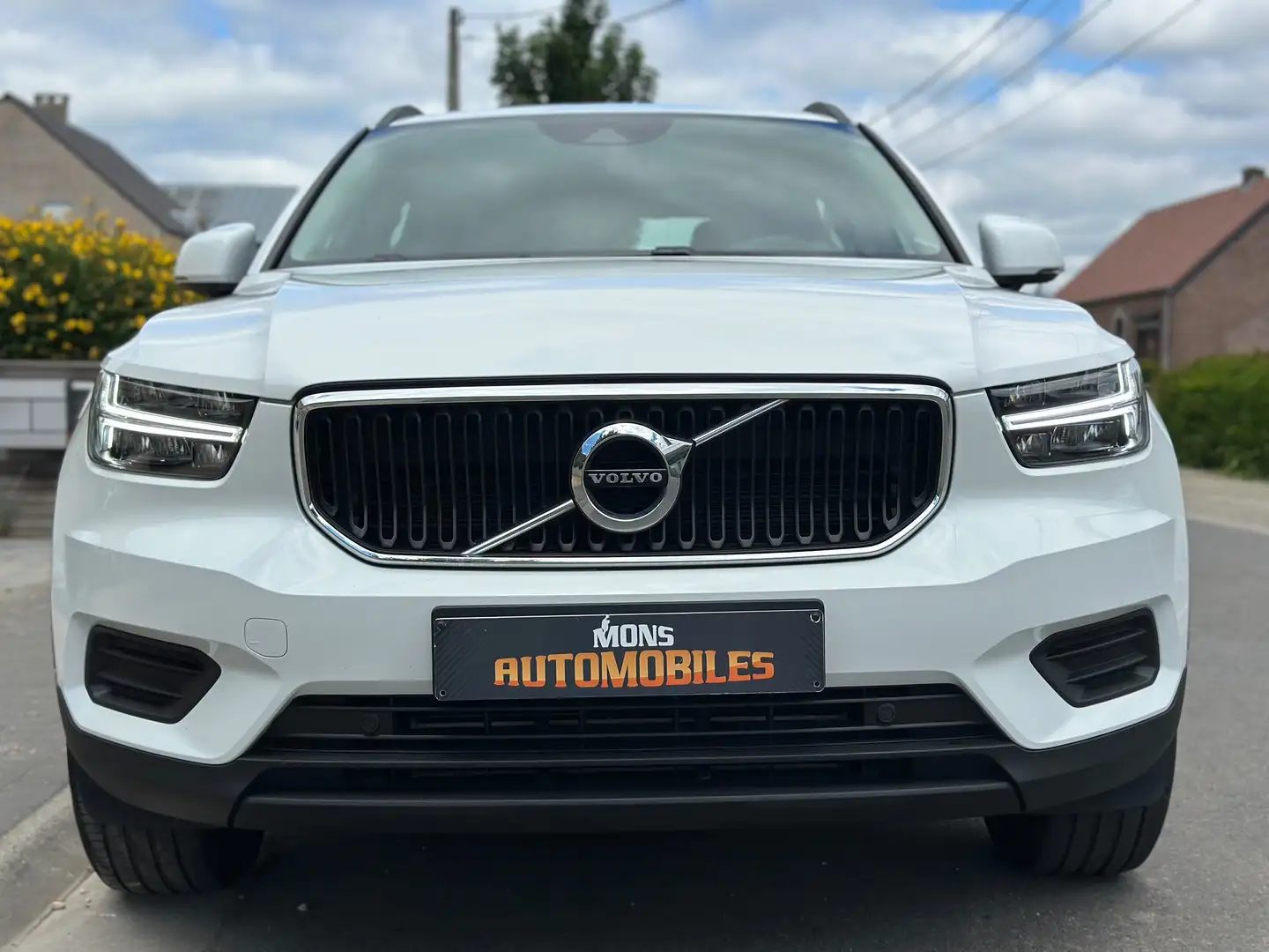 Volvo XC40 1.5 T2 Momentum Core Blanc - 2