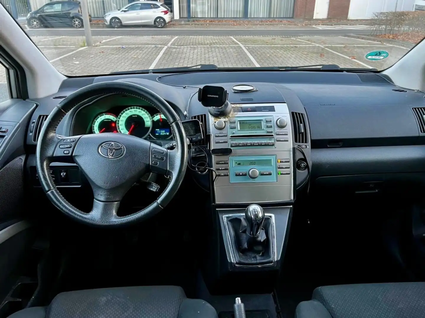 Toyota Verso 1.6 VVT-i Dynamic CLIMA PDC LMV NAP 2DE EIG RIJDT Grijs - 2