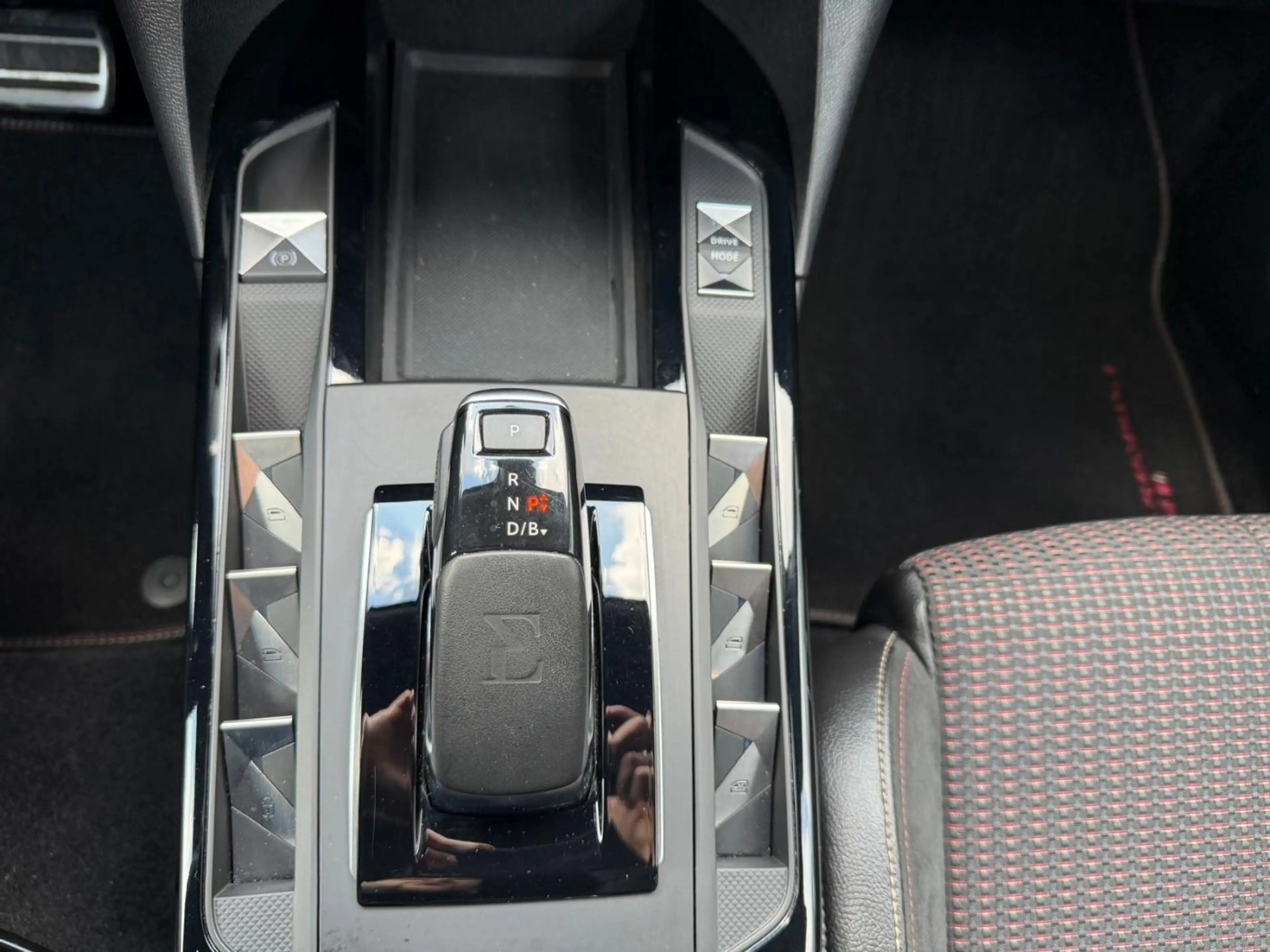 DS Automobiles DS 3 Crossback DS3 Crossback Alcantara+Navi+SHZ+Fernlichtass. — photo 15