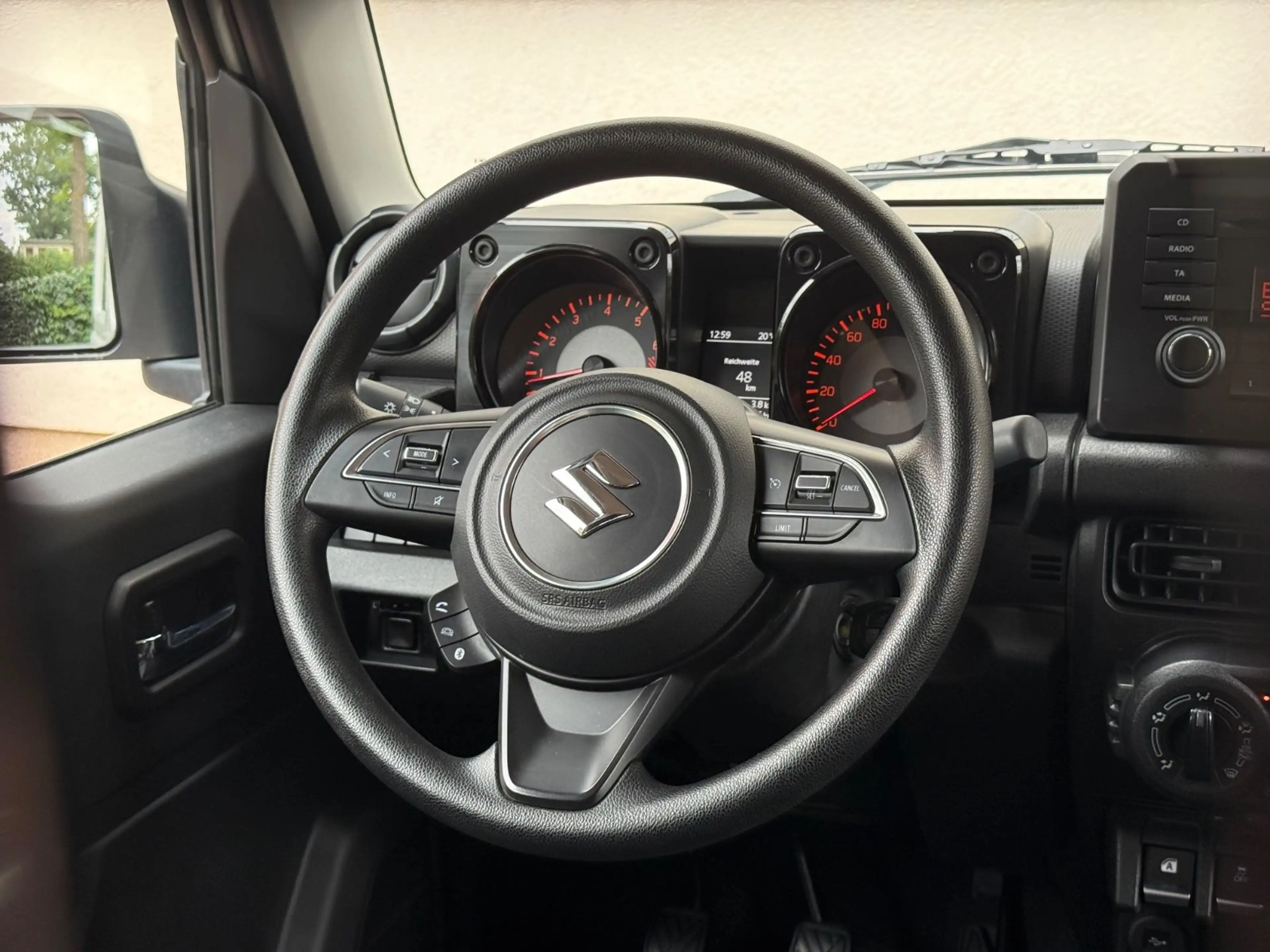Suzuki Jimny EZ´24 erst 13Tkm 4x4 SONDERMODELL — photo 12