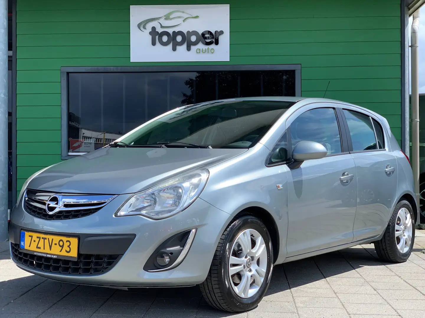 Opel Corsa 1.2-16V Anniversary Edition | CruiseControl | Trek Grijs - 1