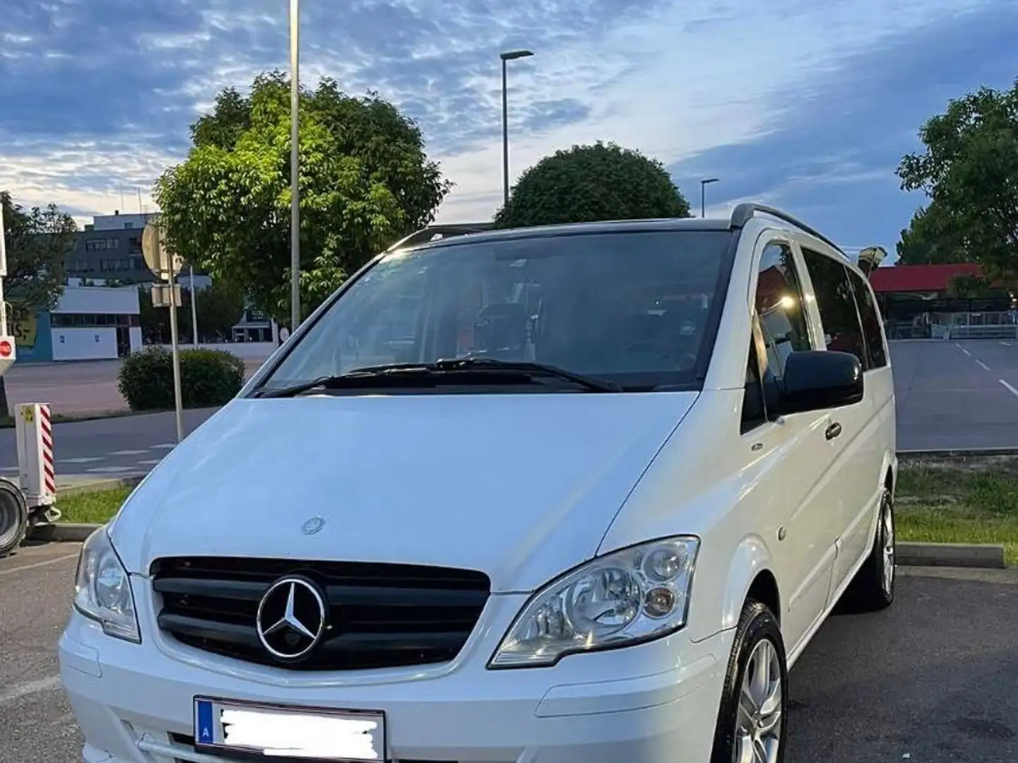 Mercedes-Benz Vito 113 CDI BlueEfficiency lang Aut. Weiß - 2
