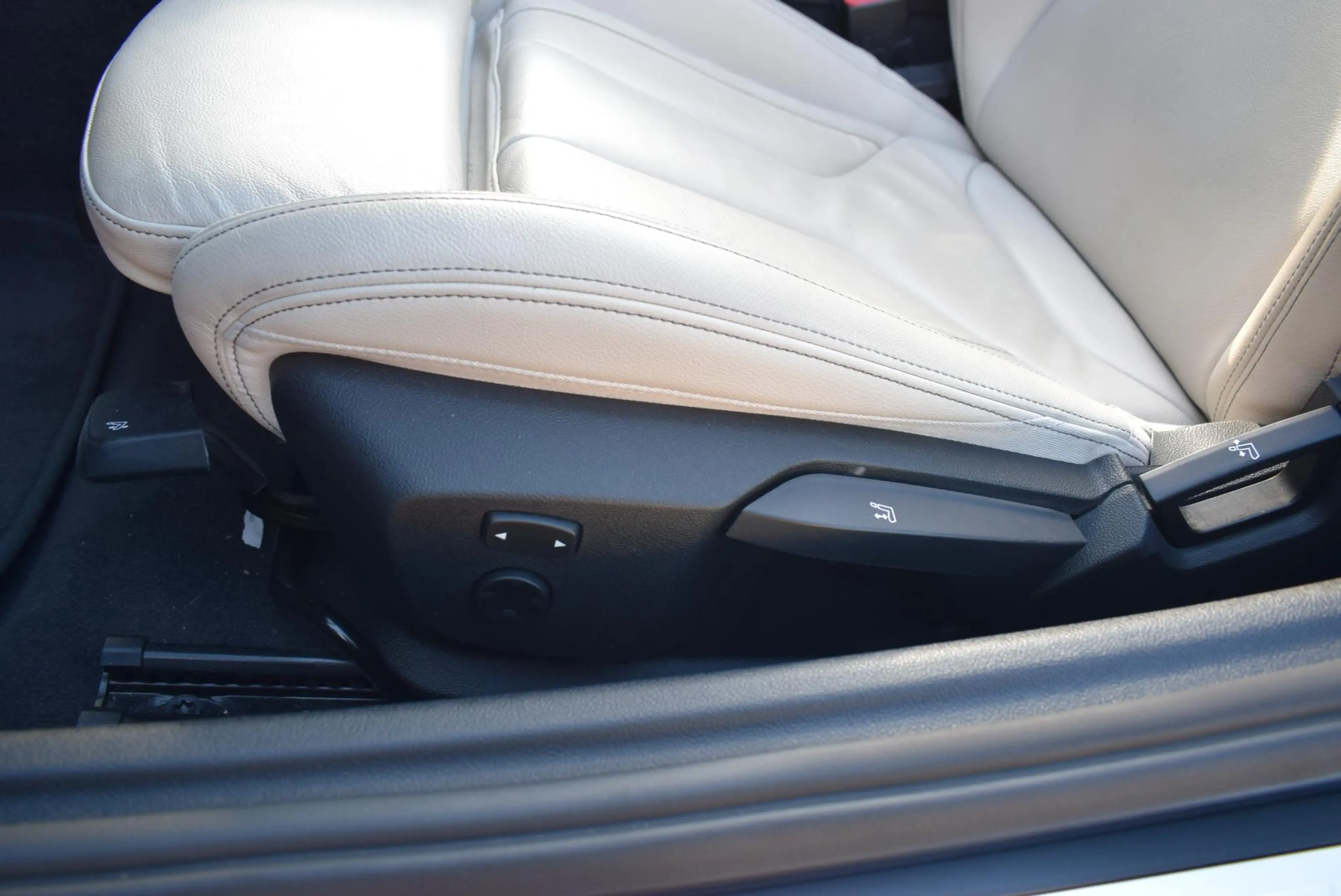 BMW Z4 Roadster sDrive30i High Executive Leder Navi Camer — photo 9
