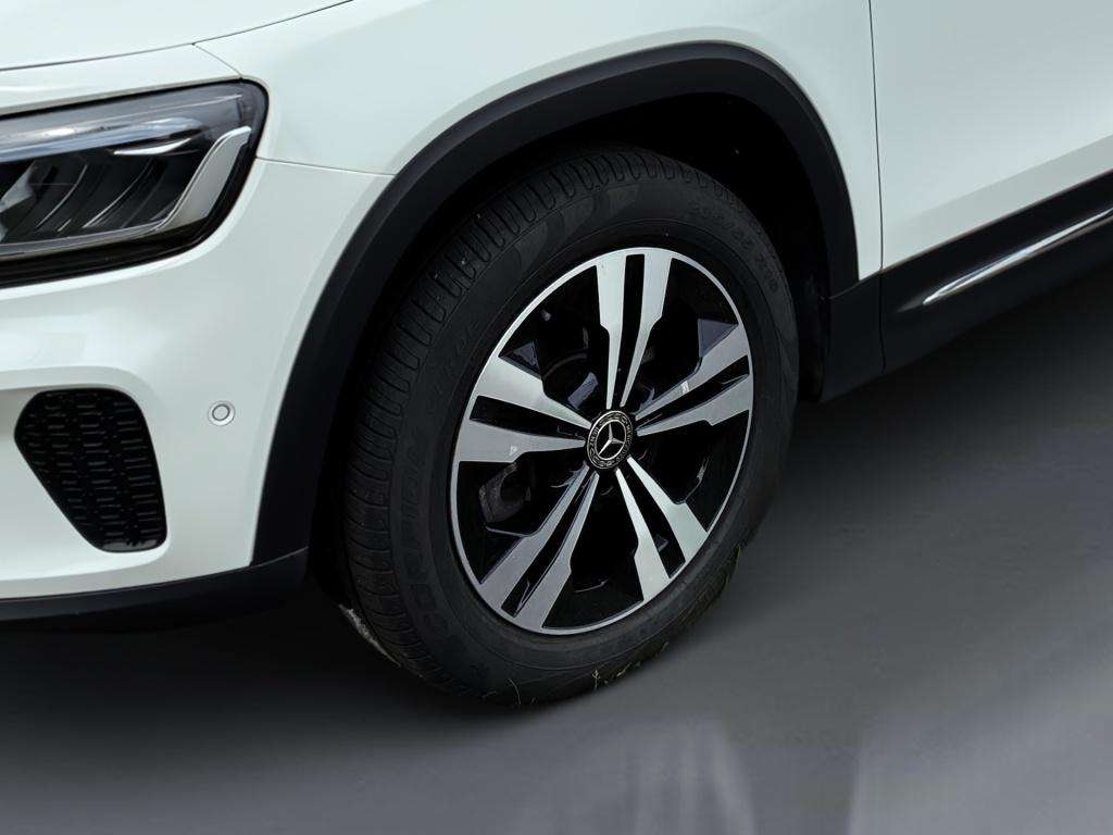 Mercedes-Benz GLB 220