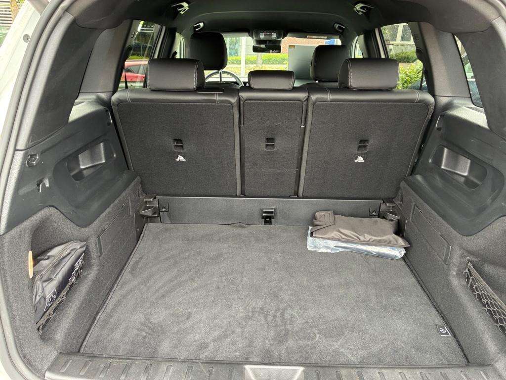 Mercedes-Benz GLB 220
