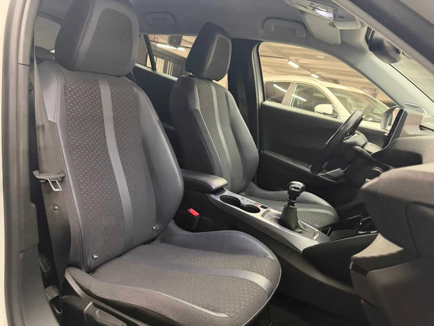 Peugeot 2008 1.2 PURETECH 130CV ALLURE BVM Blanc - 2