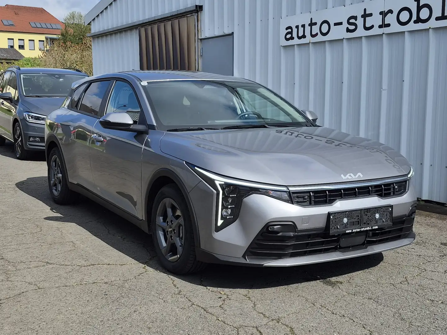 Kia K4 1.0 TGDI DCT7 48V Silber Grau - 1