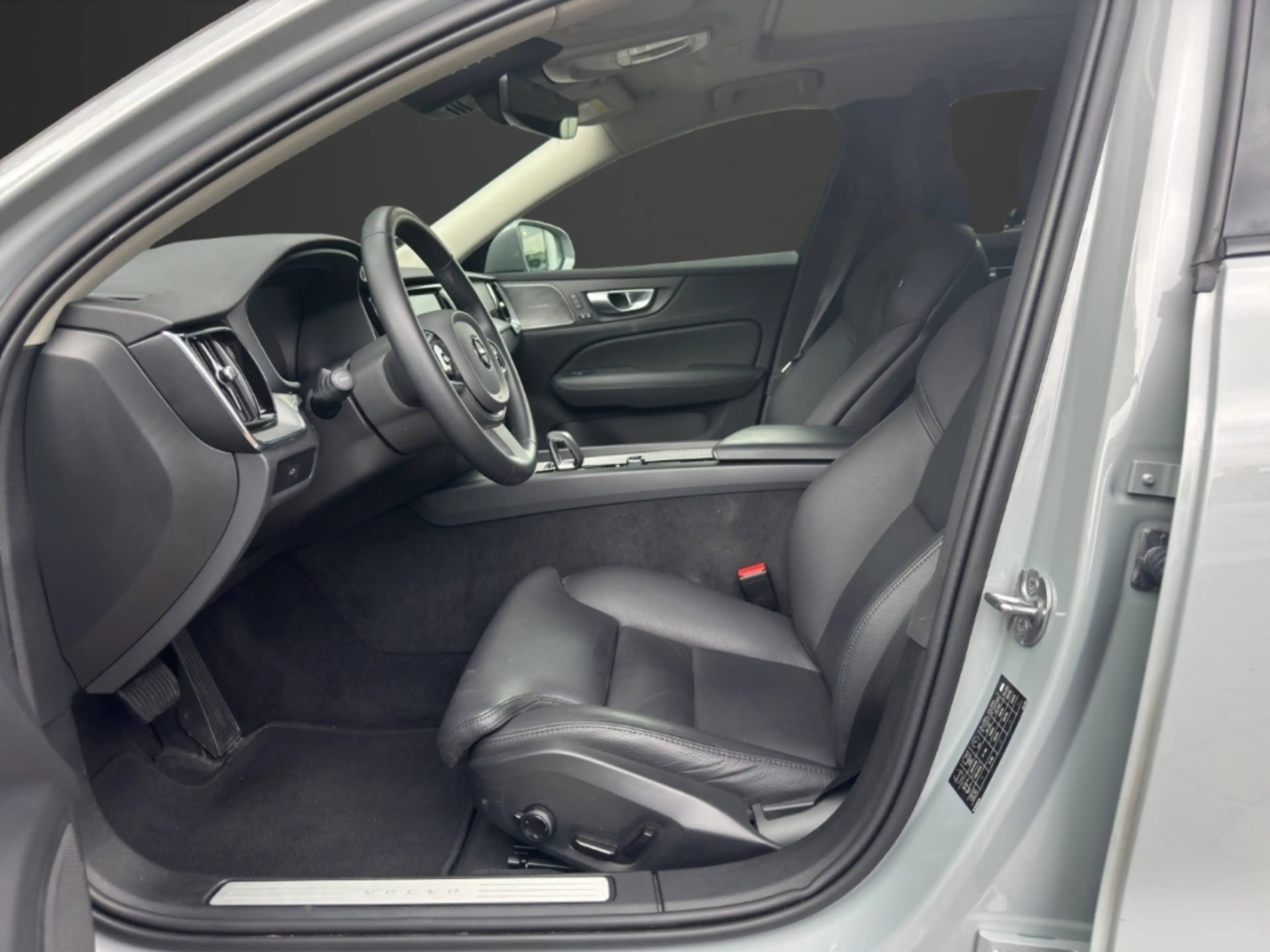Volvo V60 Cross Country B4 Diesel AWD Cross Country Plus Digitales Cockpit — photo 10