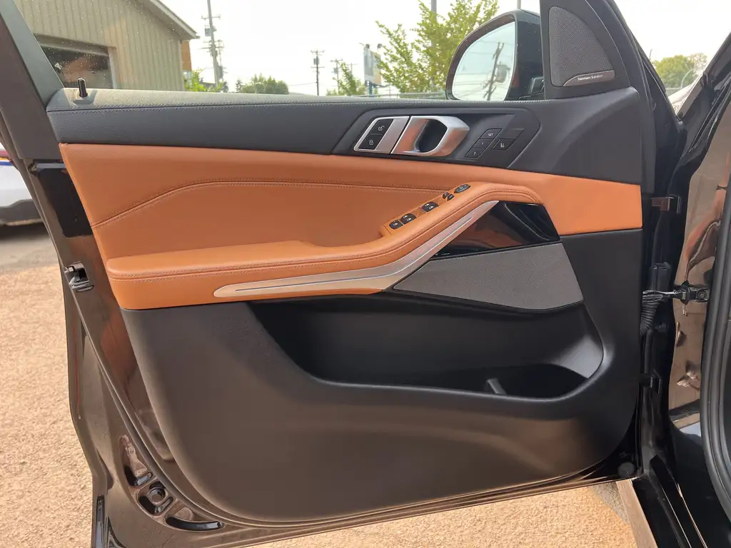 2021 BMW X5 M50i | CarPlay | Harman Kardon Audio | M-Sport Bra — photo 5