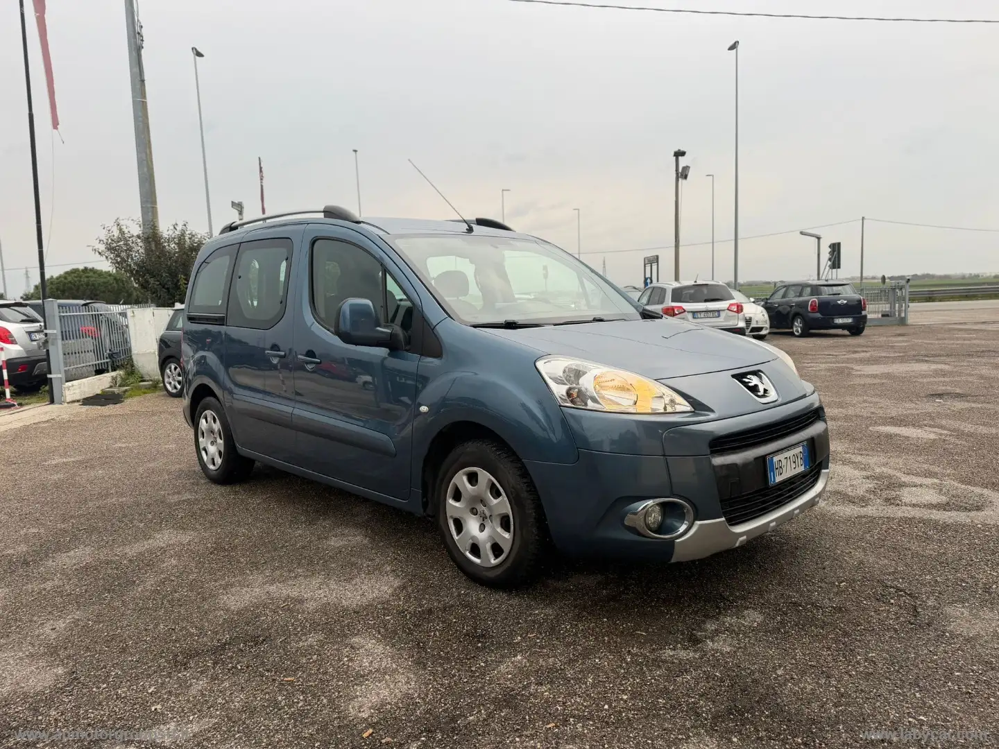 Peugeot Partner Tepee 1.6HDI 112CV  Outdoor G.TRAINO - 1