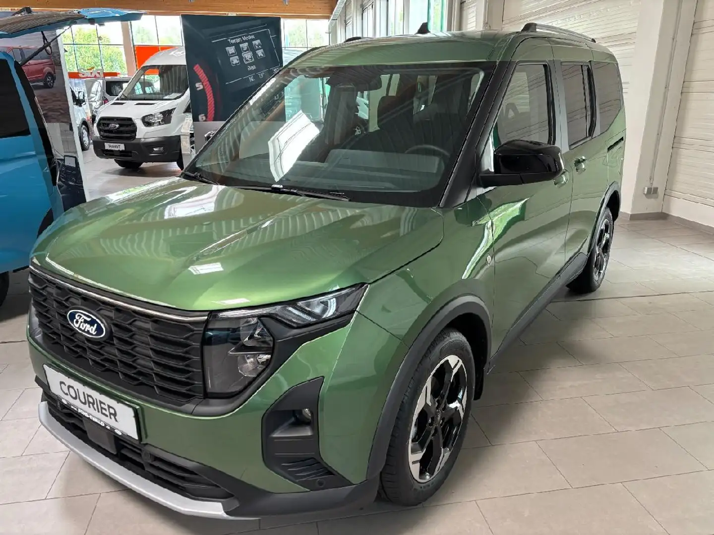 Ford Tourneo Courier Active Grün - 1