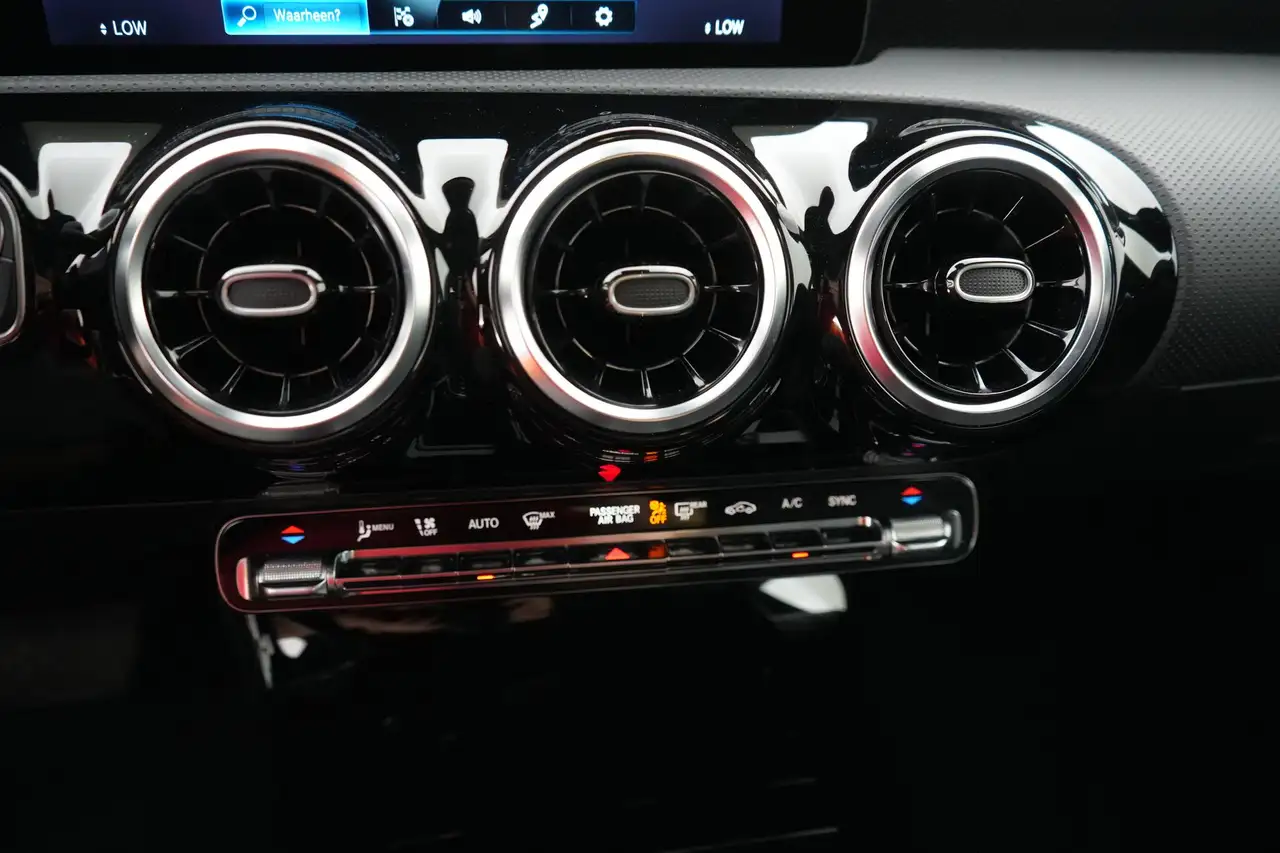 Mercedes-Benz A-Class Sedan AUT Luxury Line LEDER/CUIR LED GPS PDC CAM C, миниатюра 24