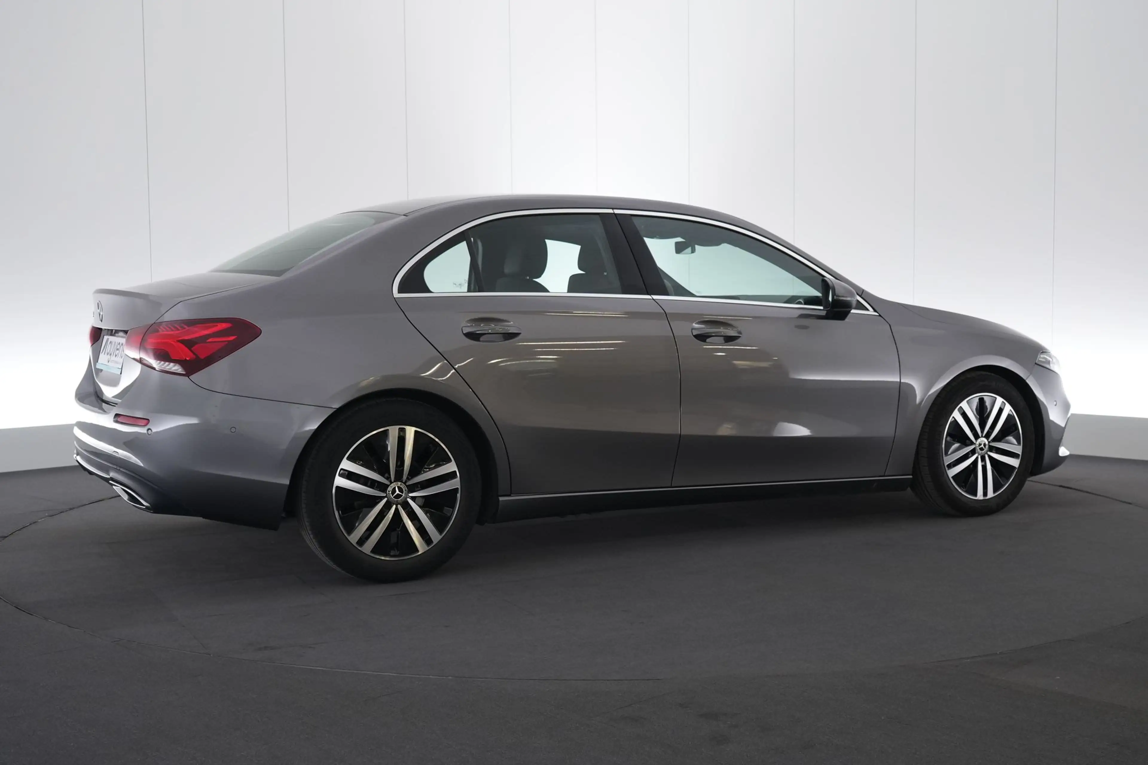 Mercedes-Benz A 180 Sedan AUT Luxury Line LEDER/CUIR LED GPS PDC CAM C — photo 6