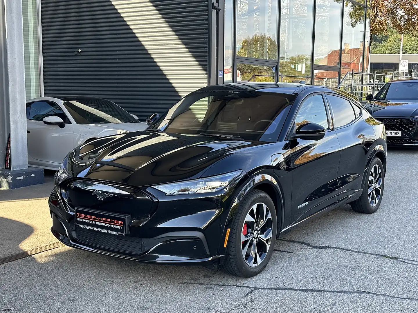 Ford Mustang Mach-E AWD Elektro Extended Range Schwarz - 1
