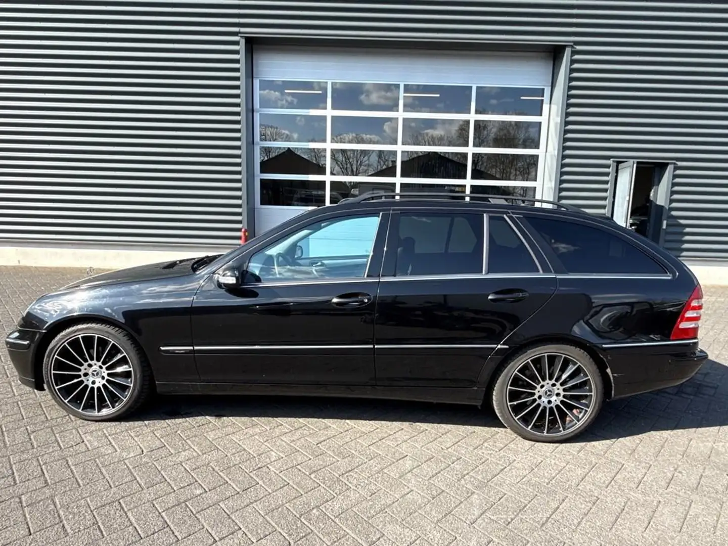 Mercedes-Benz C 220 Combi CDI Avantgarde / Nieuwe APK Zwart - 2