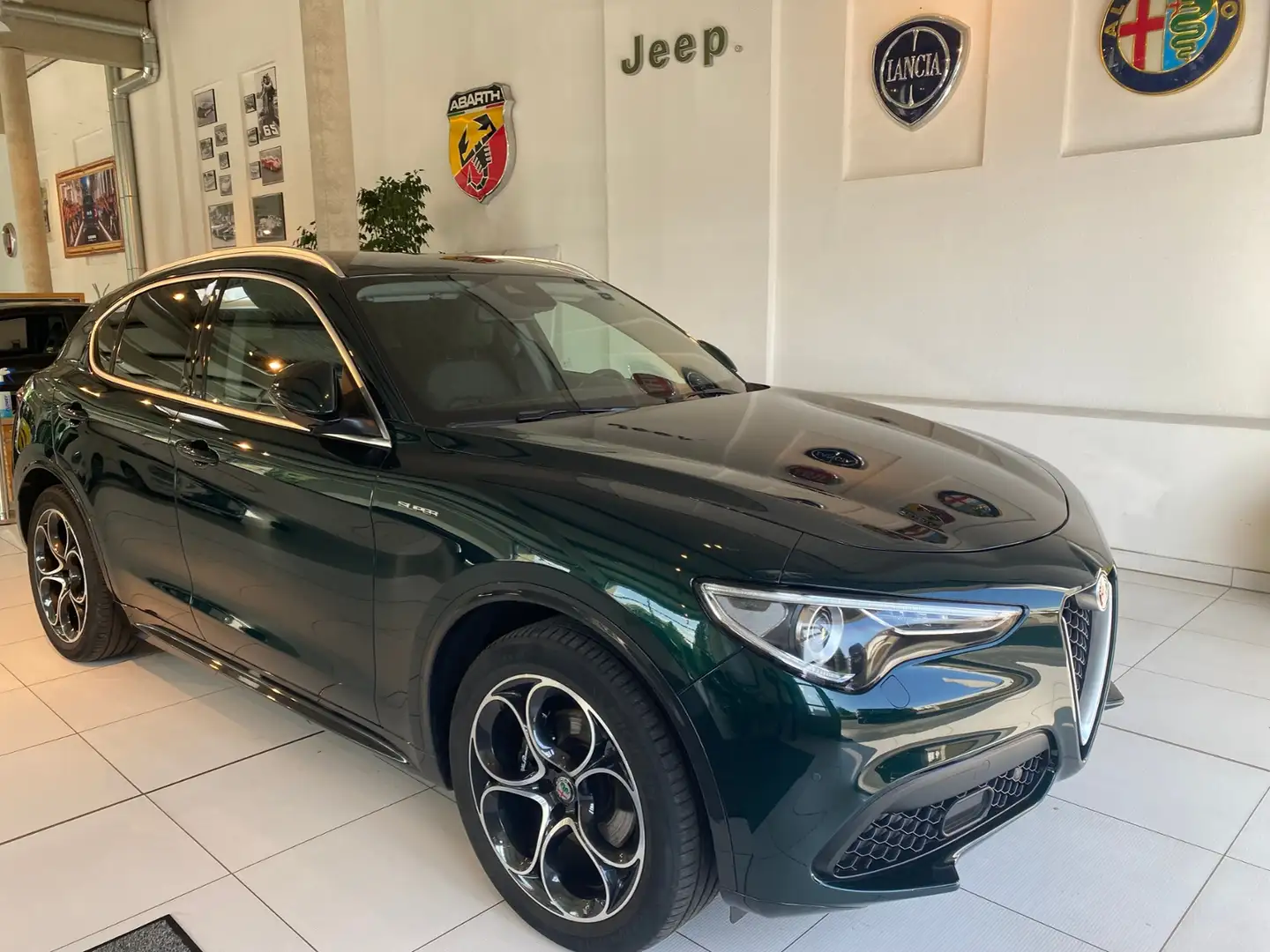 Alfa Romeo Stelvio Lusso Ti Grün - 2