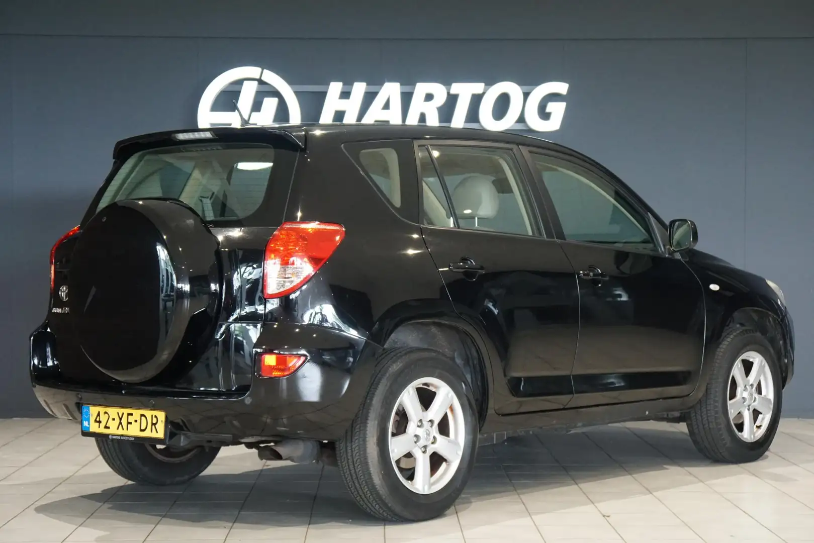 Toyota RAV 4 2.0 VVTi Executive 4WD AUT. + KEYLESS / LEDER / ST Zwart - 2
